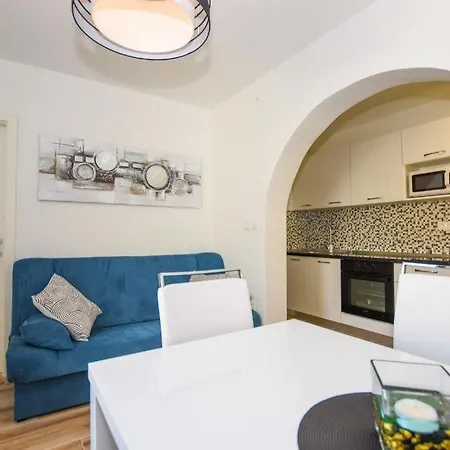 Appartamento Six With Terrace And Free Parking Pag - Ae1427 Mandre