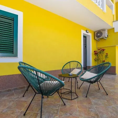 Appartamento Six With Terrace And Free Parking Pag - Ae1427