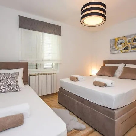 Six With Terrace And Free Parking Pag - Ae1427 Appartamento