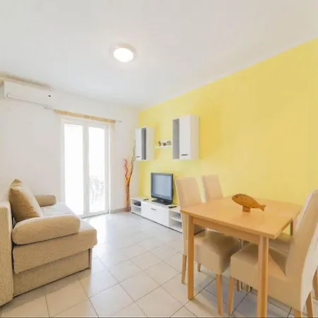 Appartamento Six With Terrace And Free Parking Pag - Ae1427